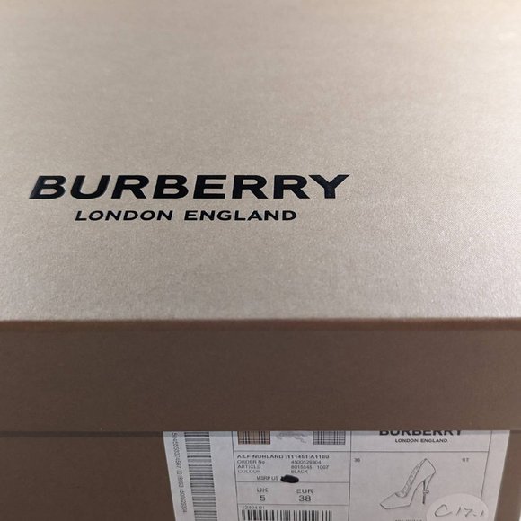 Burberry Pump - Picture 2 of 10